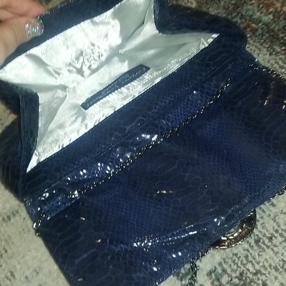 Cold Hearted Clutch w/Rhinestone details - Picture 5 of 7